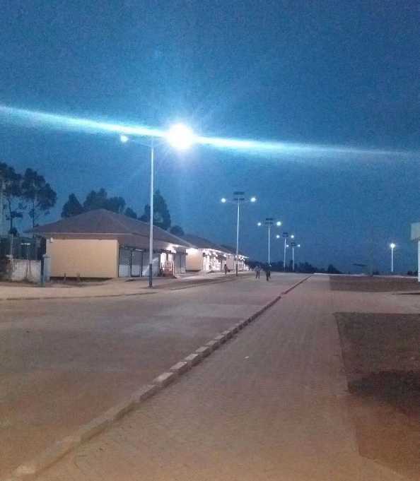 新泰市非洲科特迪瓦太阳能路灯工程